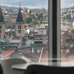 Amazing Penthouse Old Town Apartment *