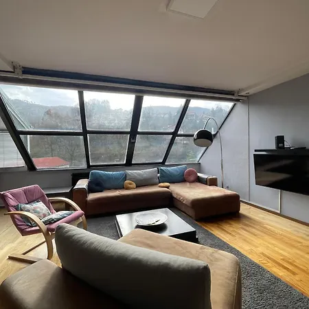 Amazing Penthouse Old Town דירה