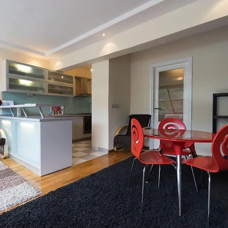 Amazing Penthouse Old Town شقة