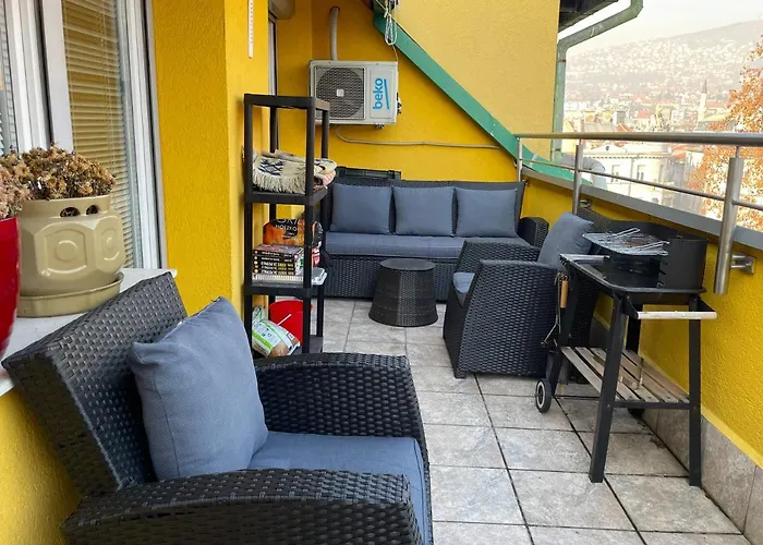 Amazing Penthouse Old Town شقة